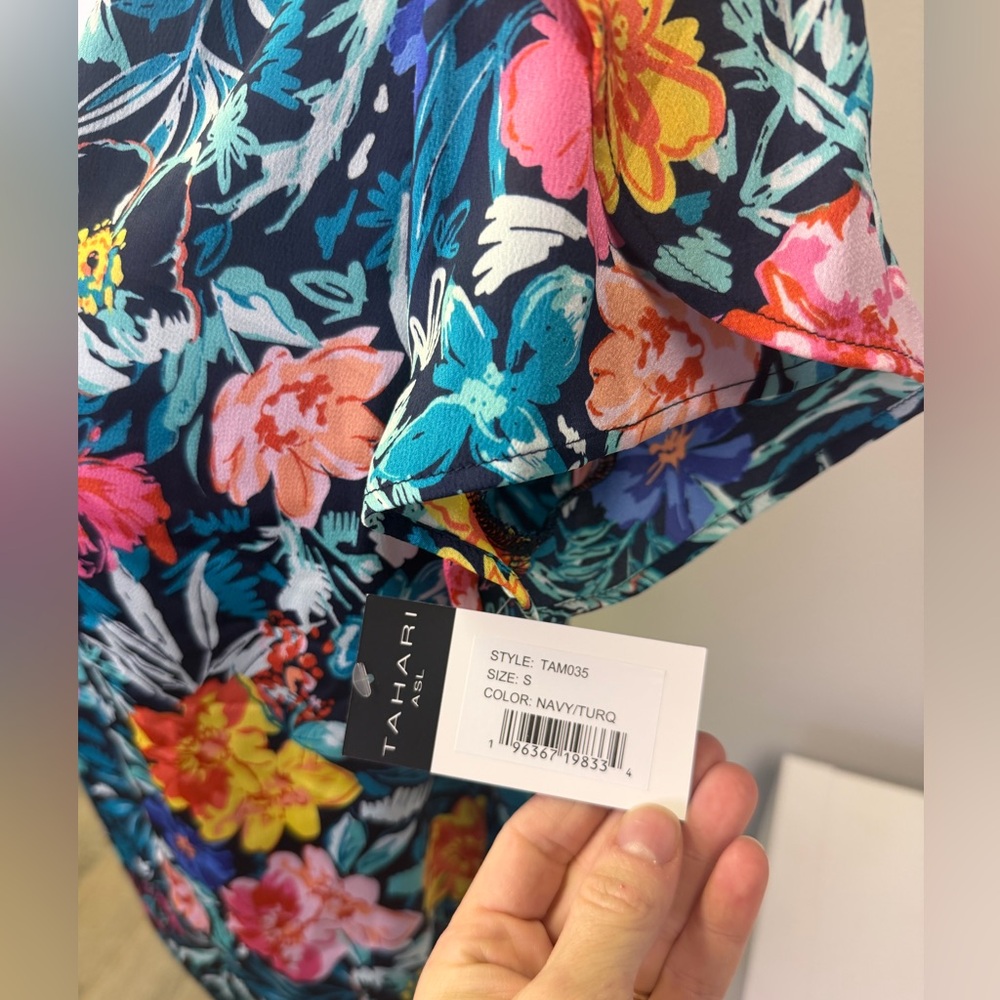NWT Tahari ASL Multicolor Floral V-Neck Blouse Size S - Picture 7 of 8